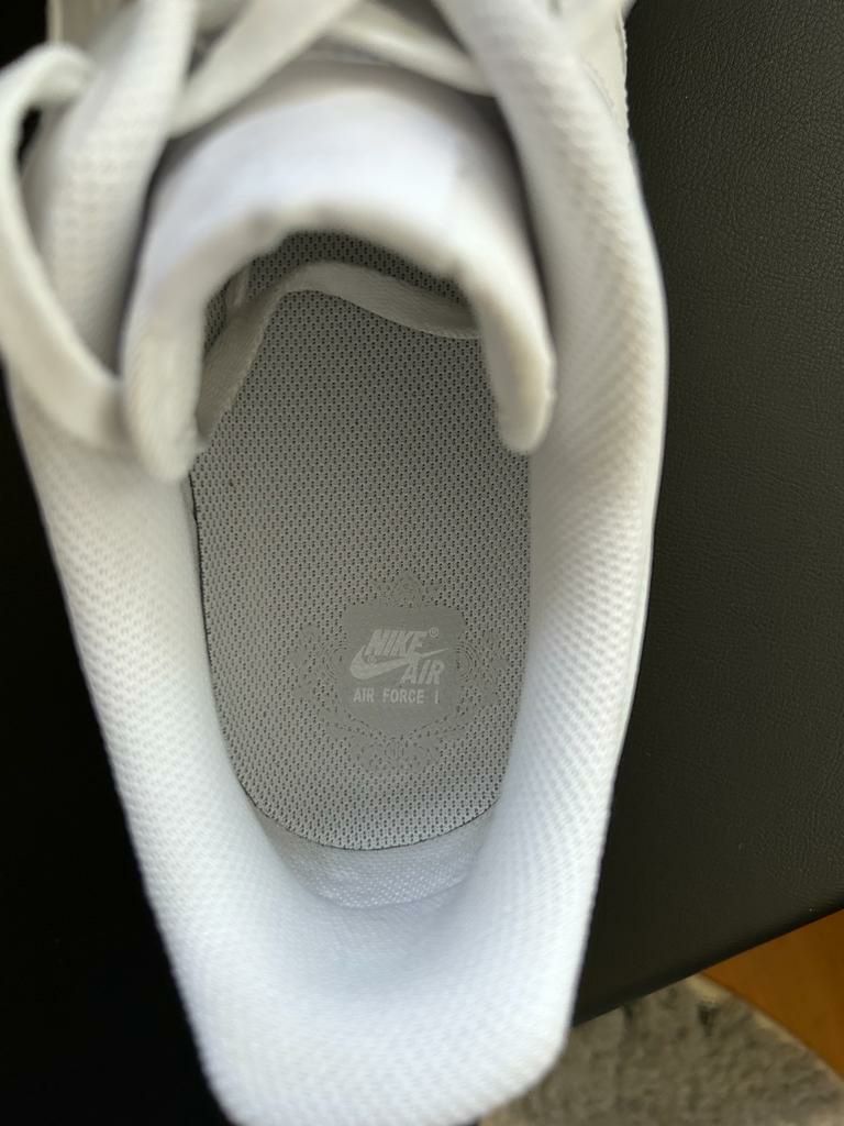 Adidas Nike Air Force 1