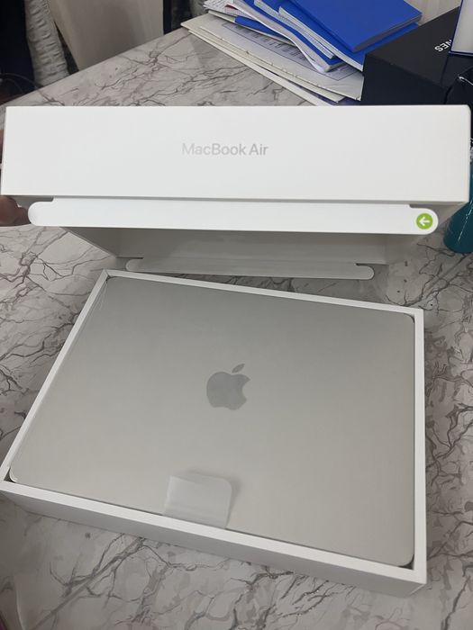 Срочно MacBook Air M2 16/256 gb