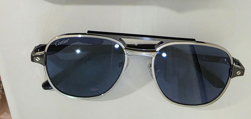 Продам очки солнцезащитные CARTIER новые