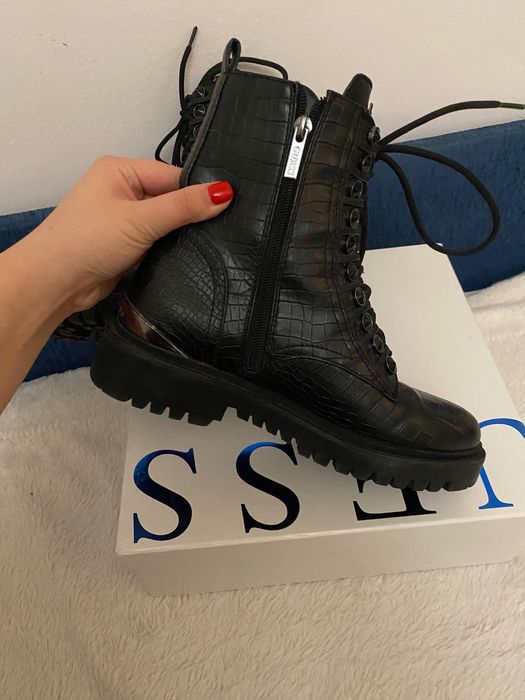 Дамски зимни обувки -боти-  guess -39 номер