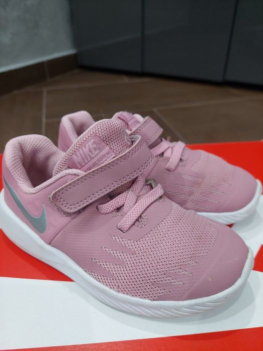 Детски Оригинални маратонки nike 26 номер