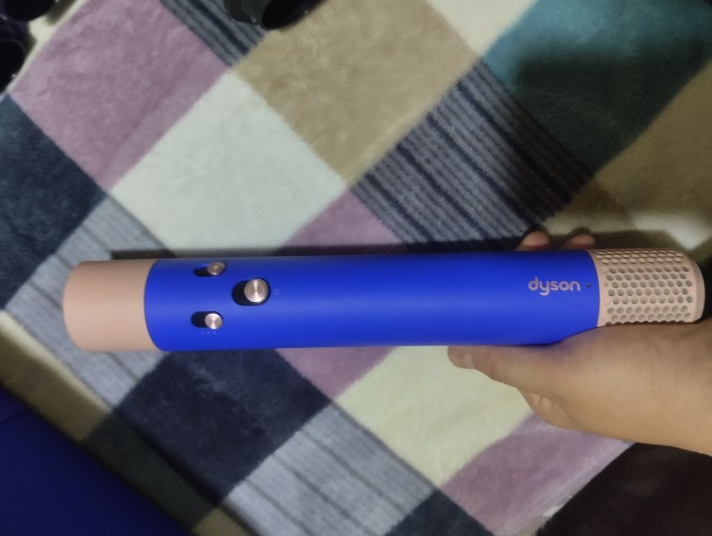 Dyson stayler Prussian blue rangi 2024