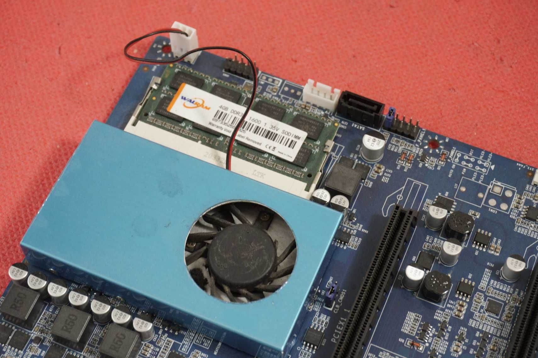 Mining Riserless дъно дънна платка + CPU + 4GB DDR3 RAM