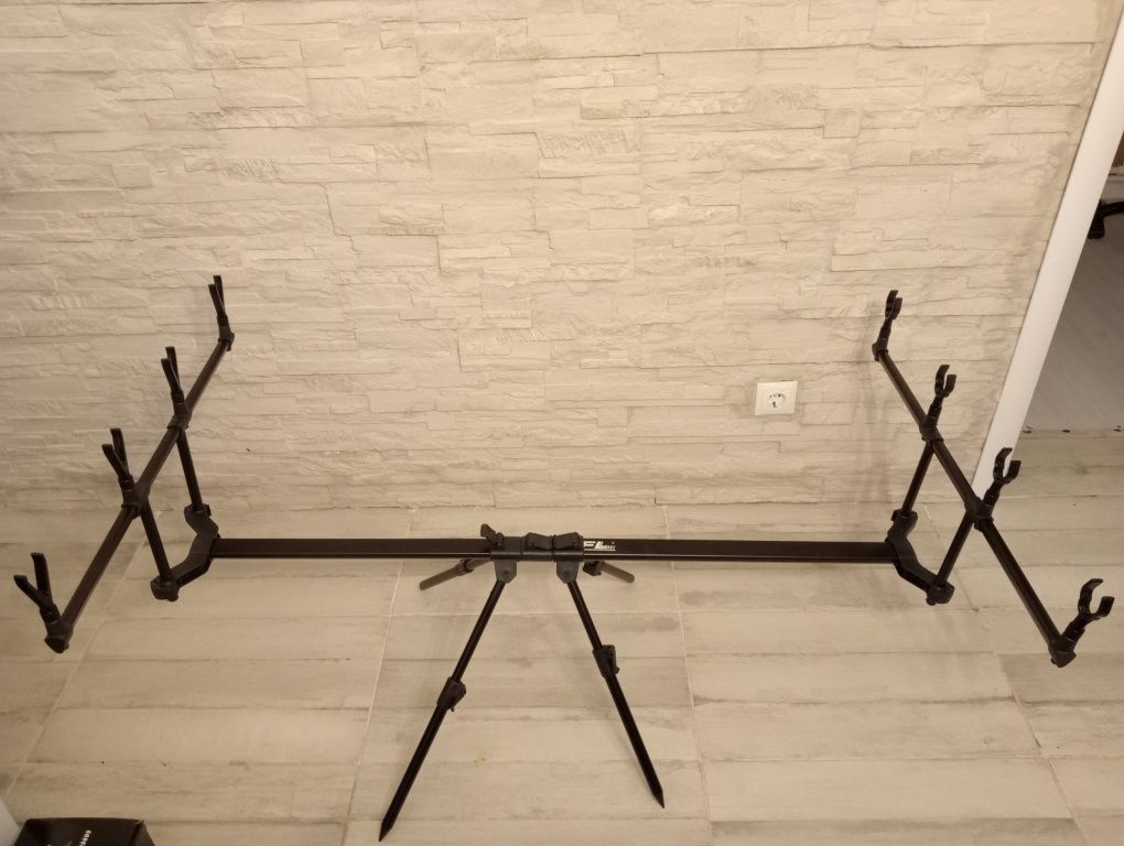 Rod pod ( Quad Pod ) FL pentru  4 lansete model BLACK EDITION FL158

-