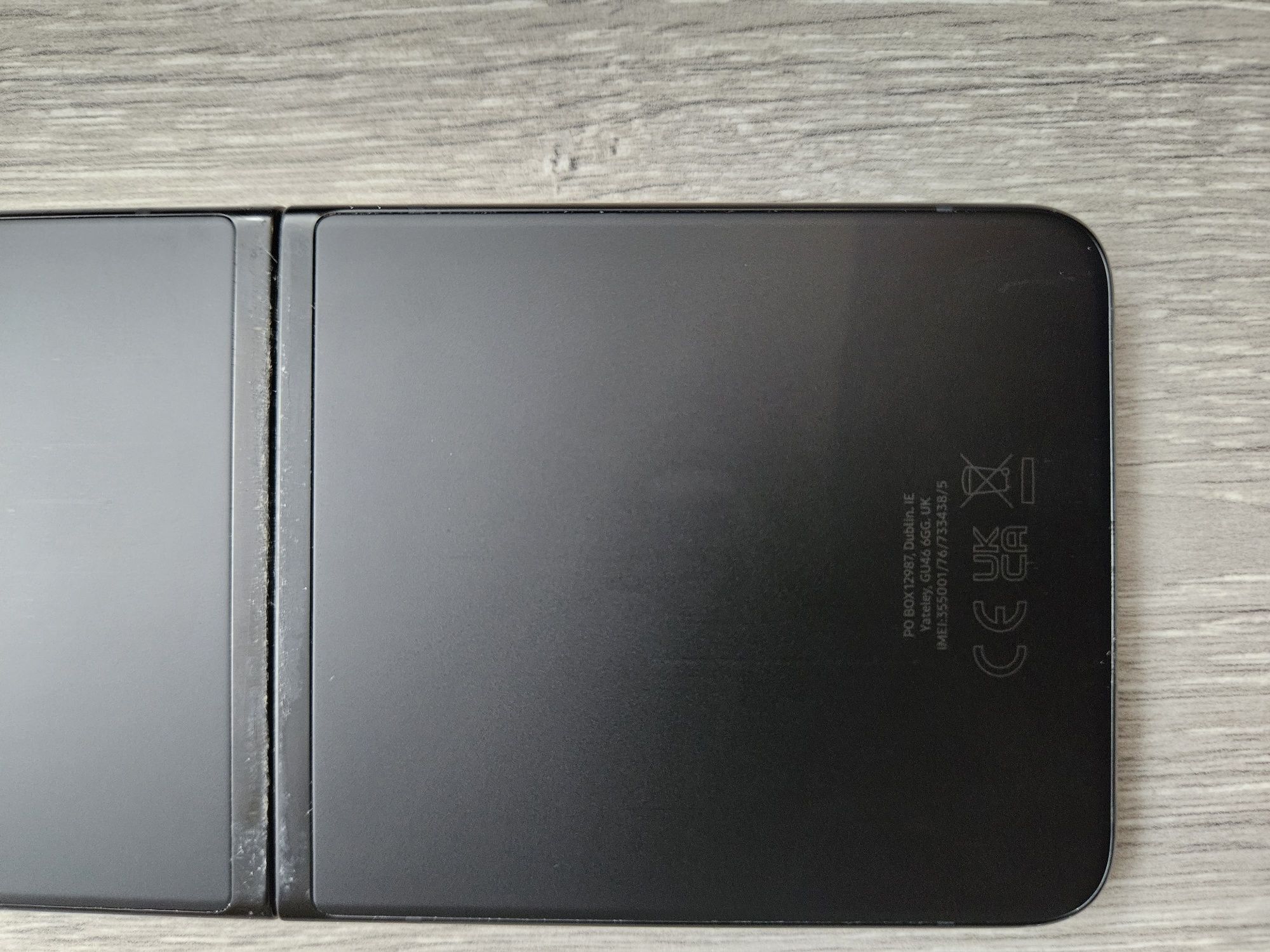 Samsung Galaxy Z Flip3 5G 128GB + подарък калъф