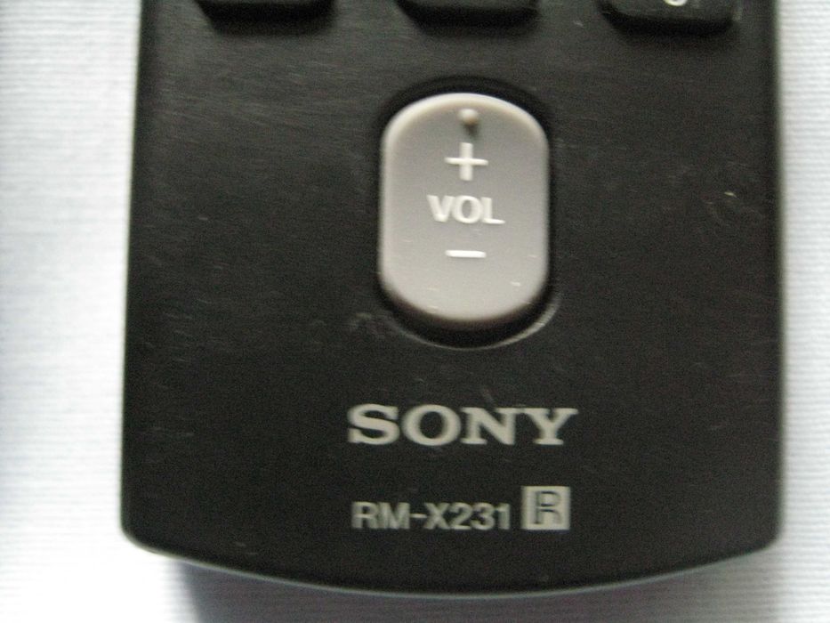 Продавам дистанционни за авто CD Sony и други