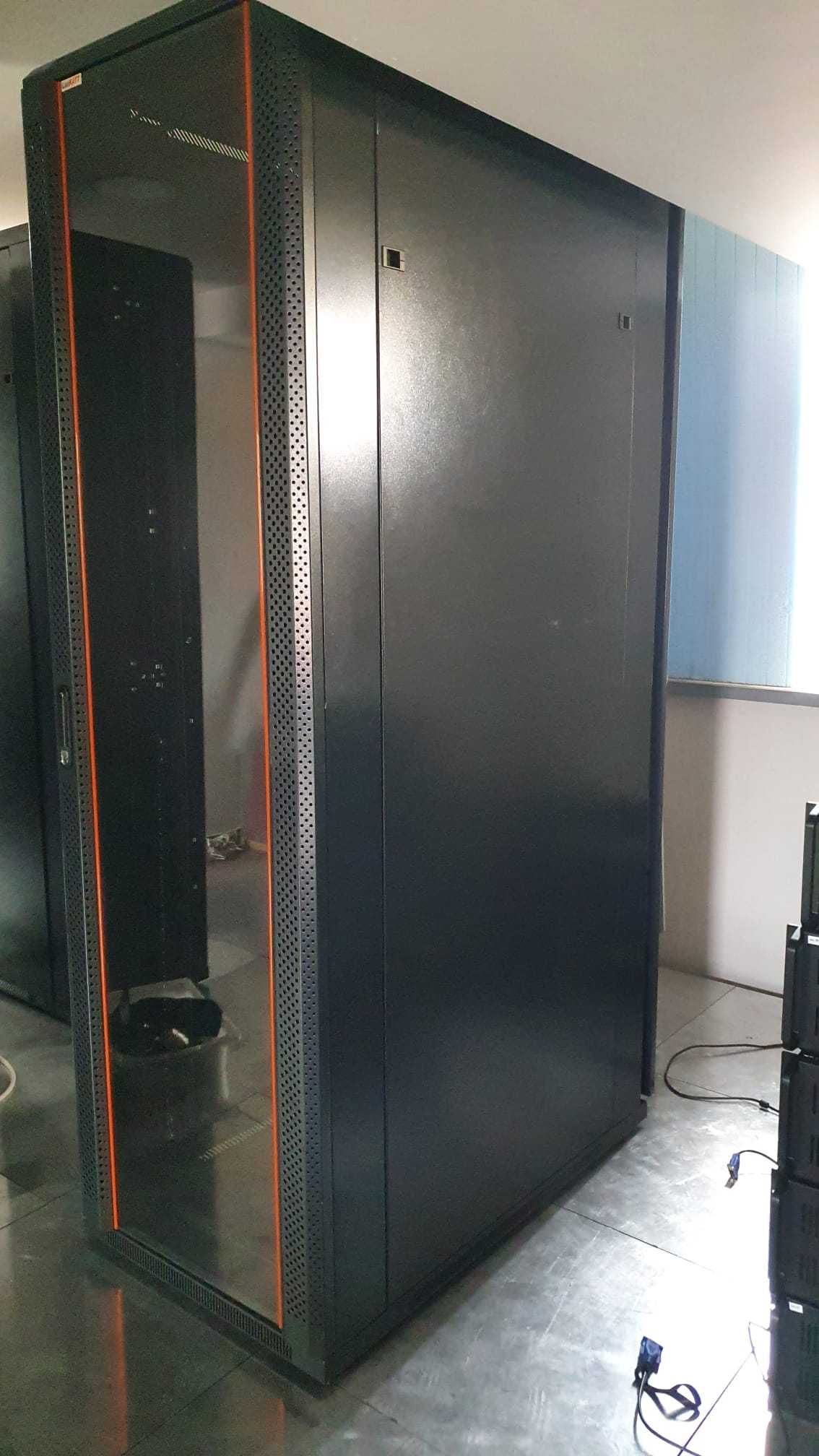 Vand rack-uri server