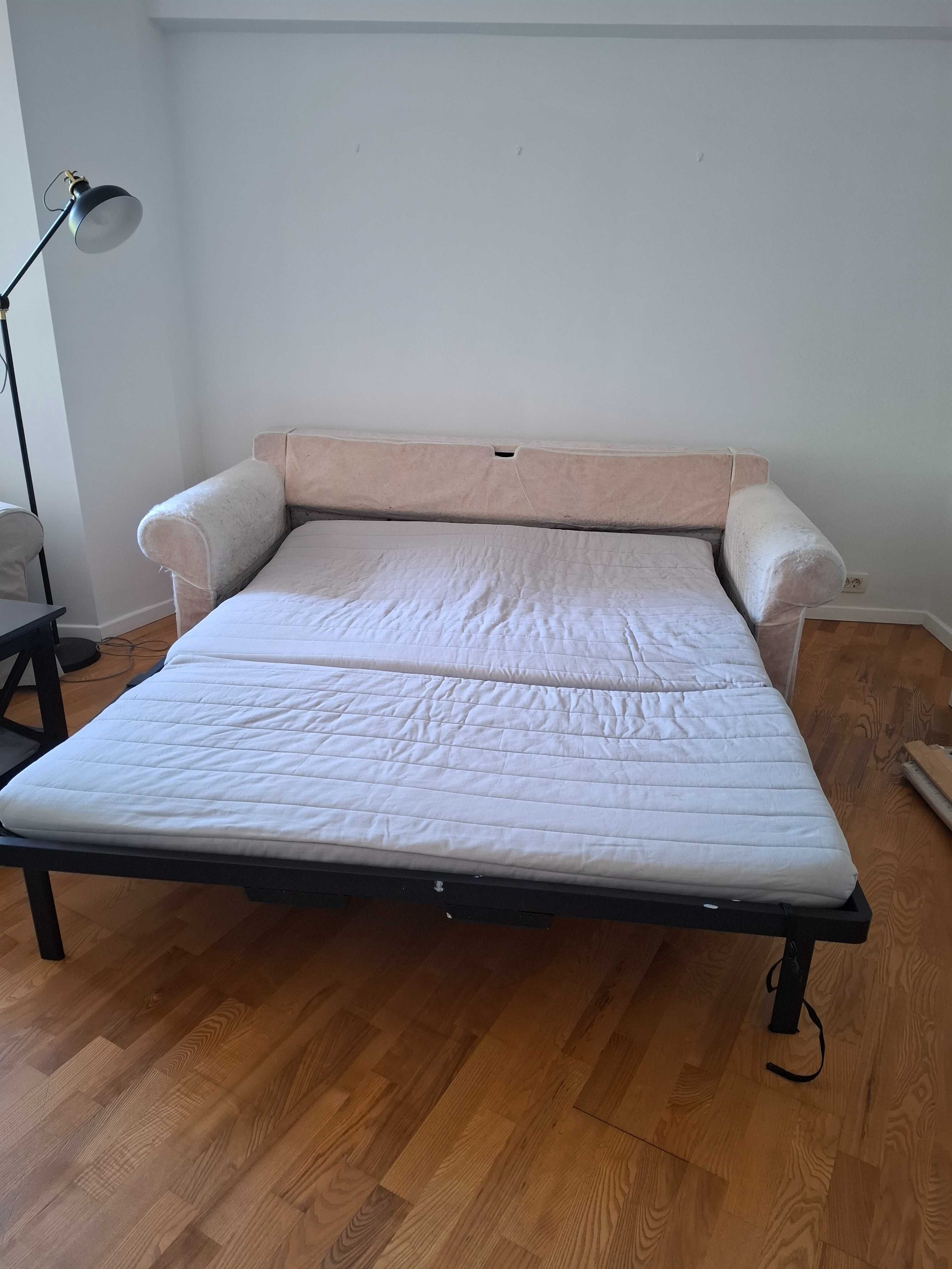 Canapea extensibila Ektorp de la Ikea