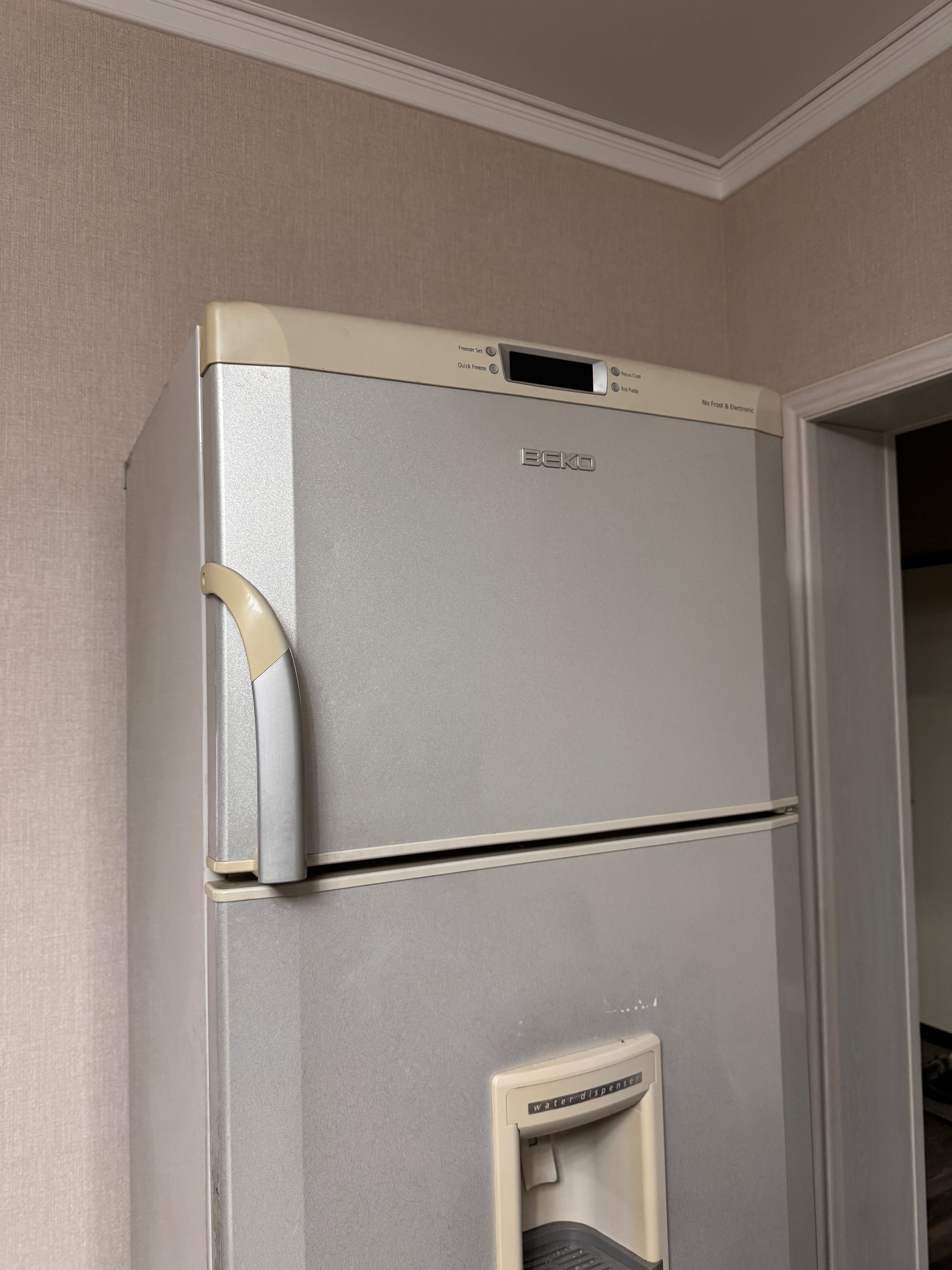 Продается холодильник BEKO (Турция)