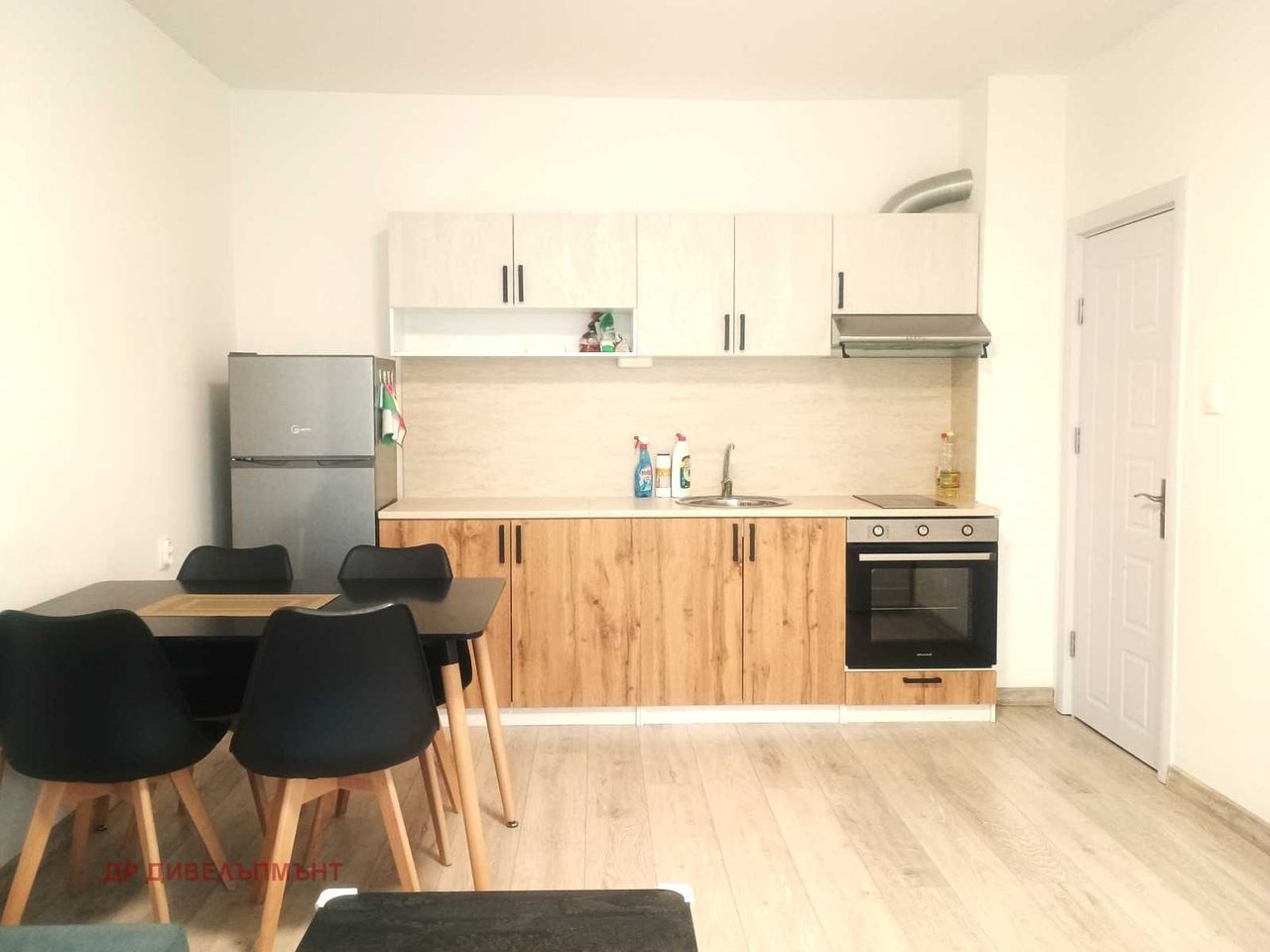 Дава се под наем Едностаен апартамент в София, Банишора - 52 кв.м за 561 € - Снимка #3