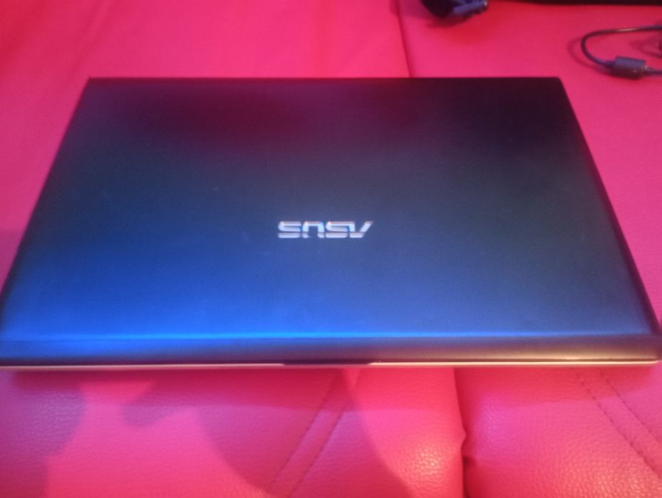 Vând laptop asus
