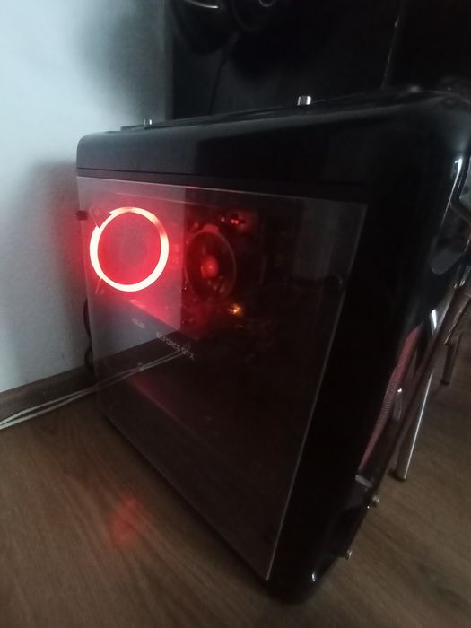 Vând calculator gaming