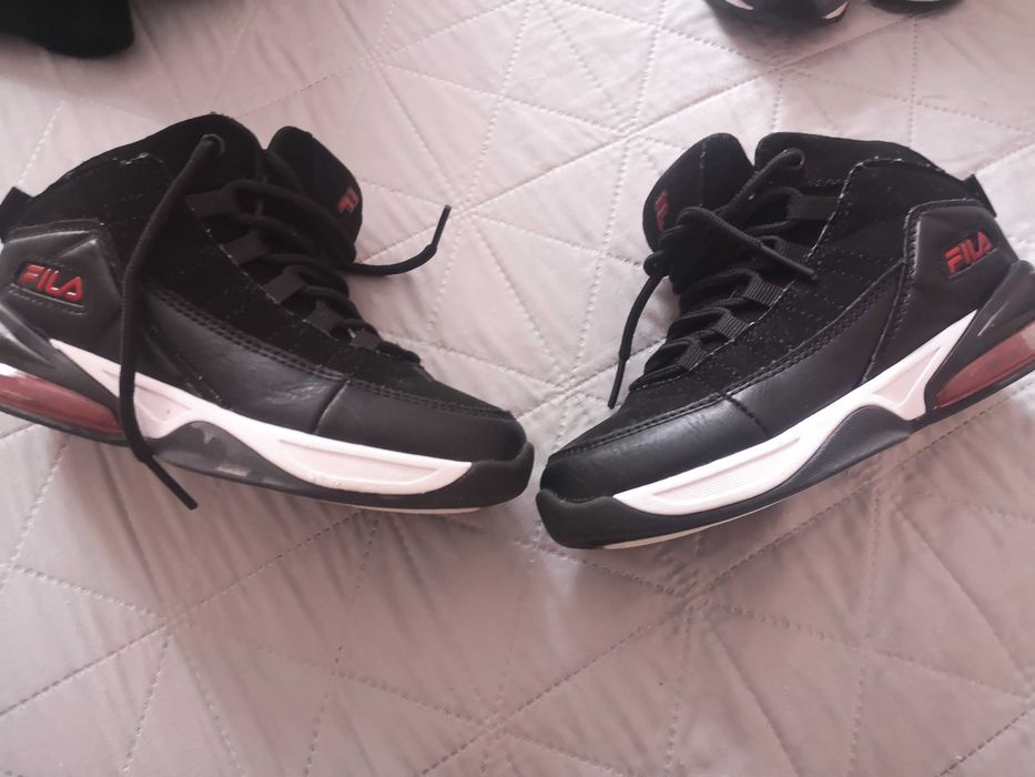 Зимни маратонки за момче, много запазени