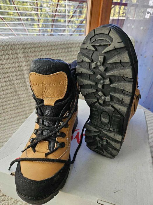 Туристически обувки Dobrev, българско производство, номер 36
