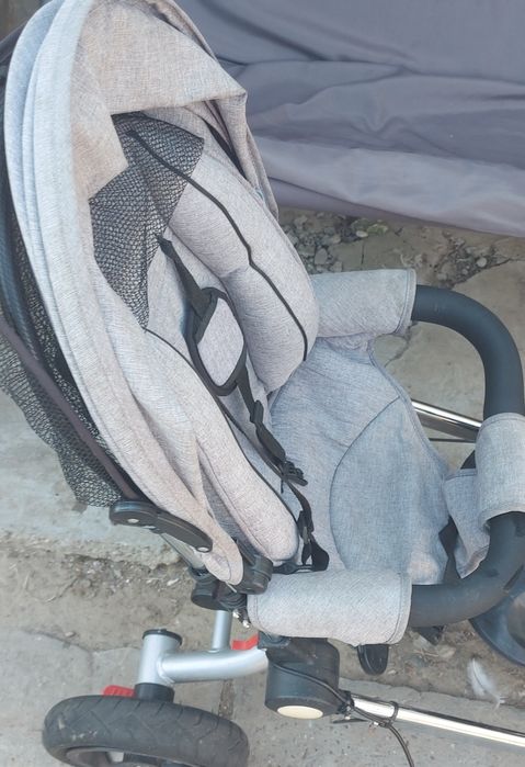 Tricicleta multifunctionala cu maner reversibil