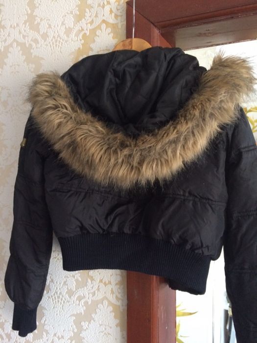 Стильная короткая курточка с капюшоном, для девочки ,38-40 размер