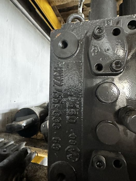 Distribuitor hidraulic Case wx145