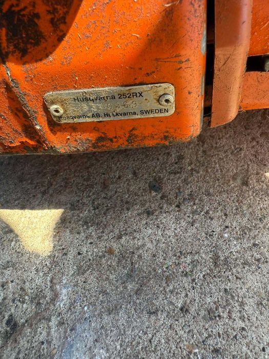 motocoase 2buc huqvarna 252xp si chinezeasca