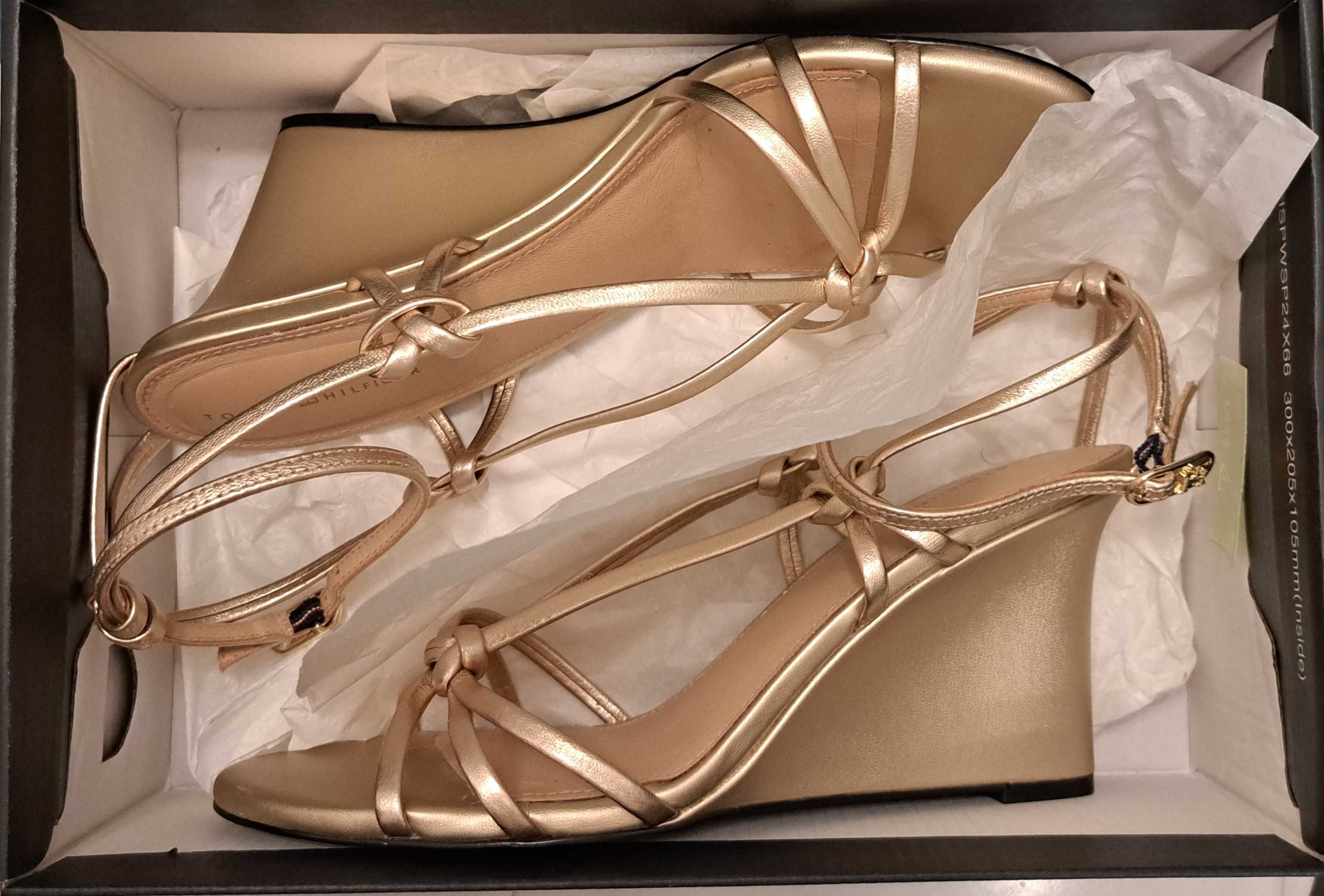 Sandale elegante aurii