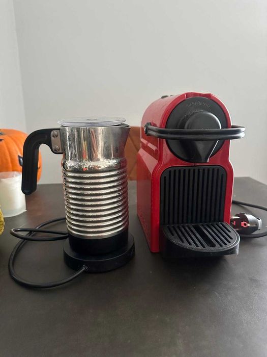 Nespresso Espressor Inissia Roșu & Aeroccino 4 spumator lapte