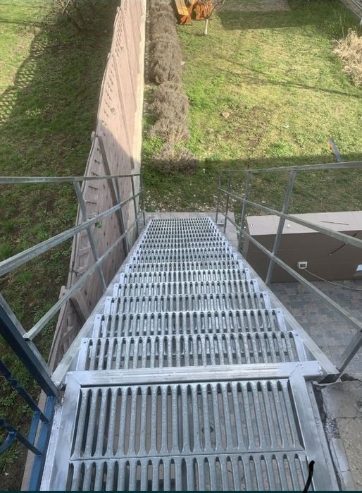 Confectionam scarii metalice zincate exterioare și pentru incendii , p