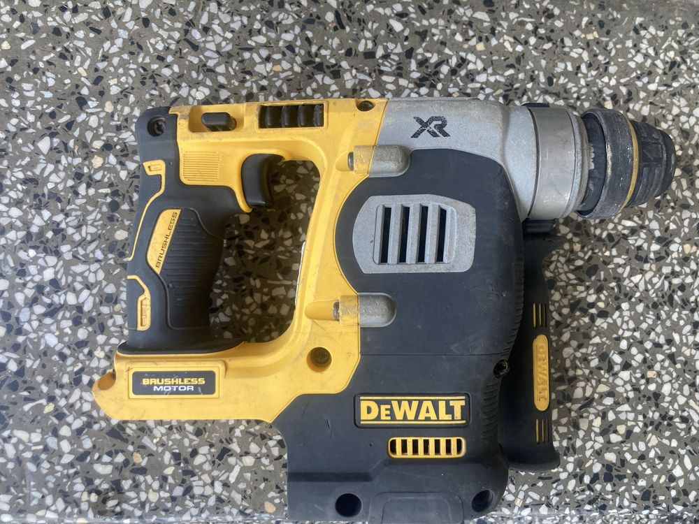 Акумулаторен перфоратор Dewalt DCH273