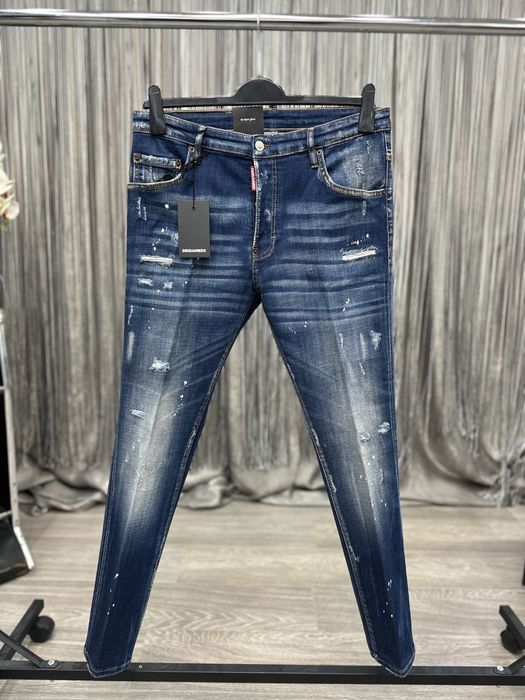 Blugi Dsquared2.  vin în mărimile 50L, 52XL, 54XXL, 56-3XL, și 58-4XL.