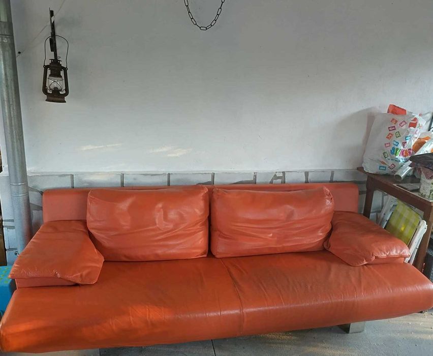 СТРАХОТЕН диван - естествена кожа