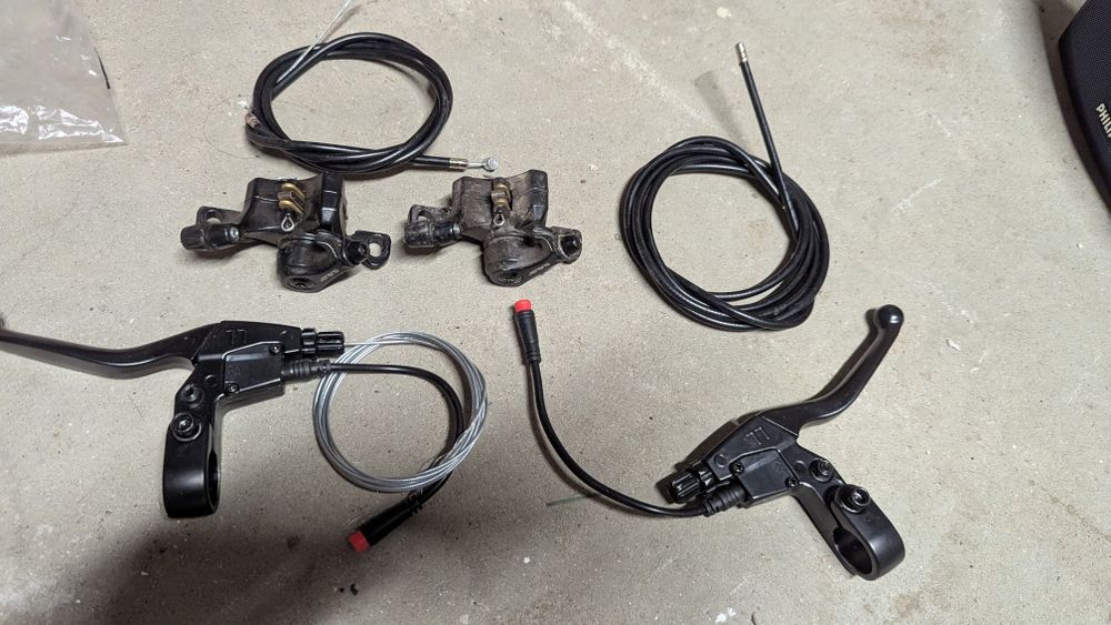 Set frane si manete cu oprire motor mecanice ebike