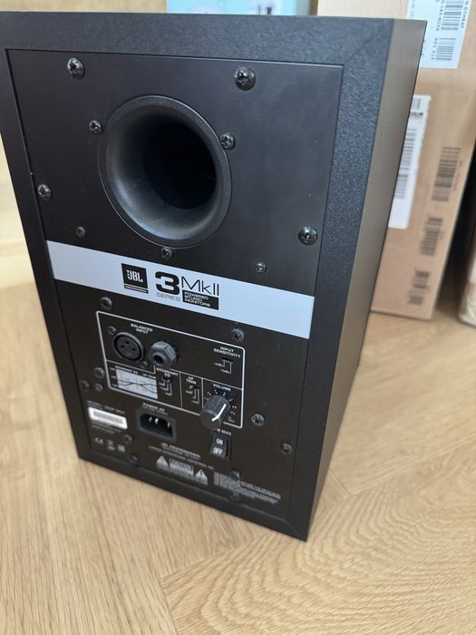 Set monitoare JBL LSR 305 P MKII