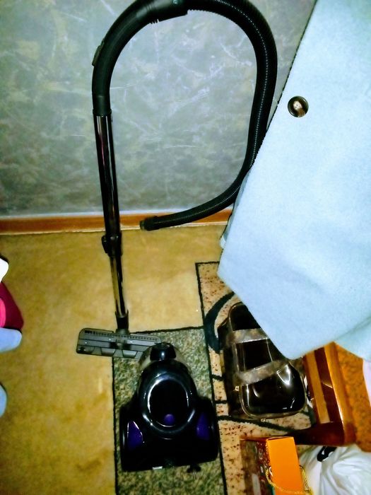 Пылесос РАБОЧИЙ б/ у