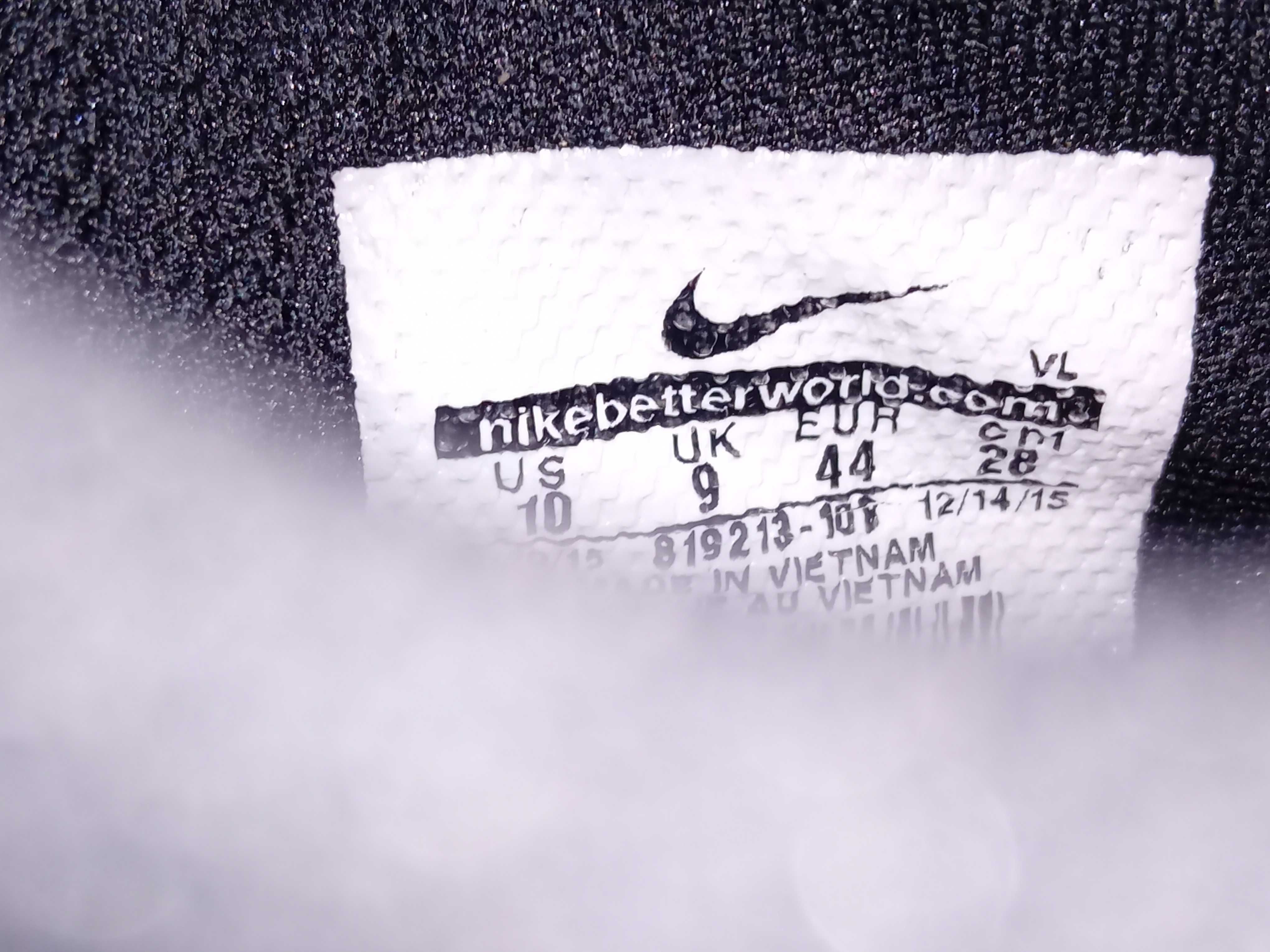 Продавам футболни бутонки Nike