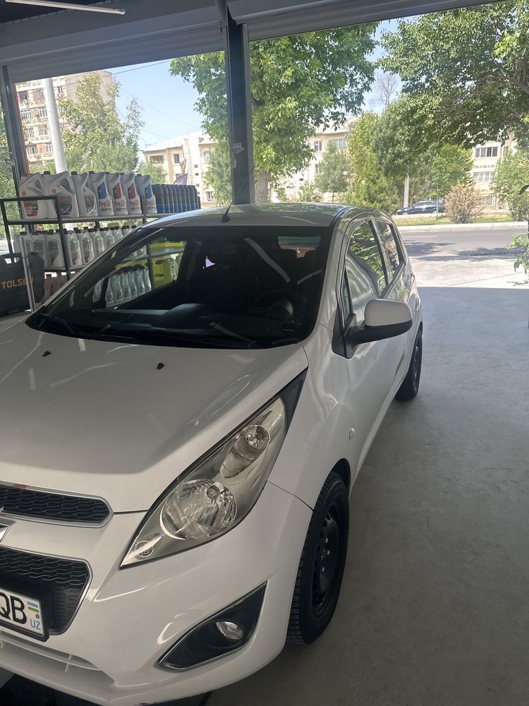 Спарк краска коп удар йок