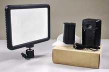 Lampă Godox LEDP120C + 2 acumulatori NP-F550 + încărcător USB