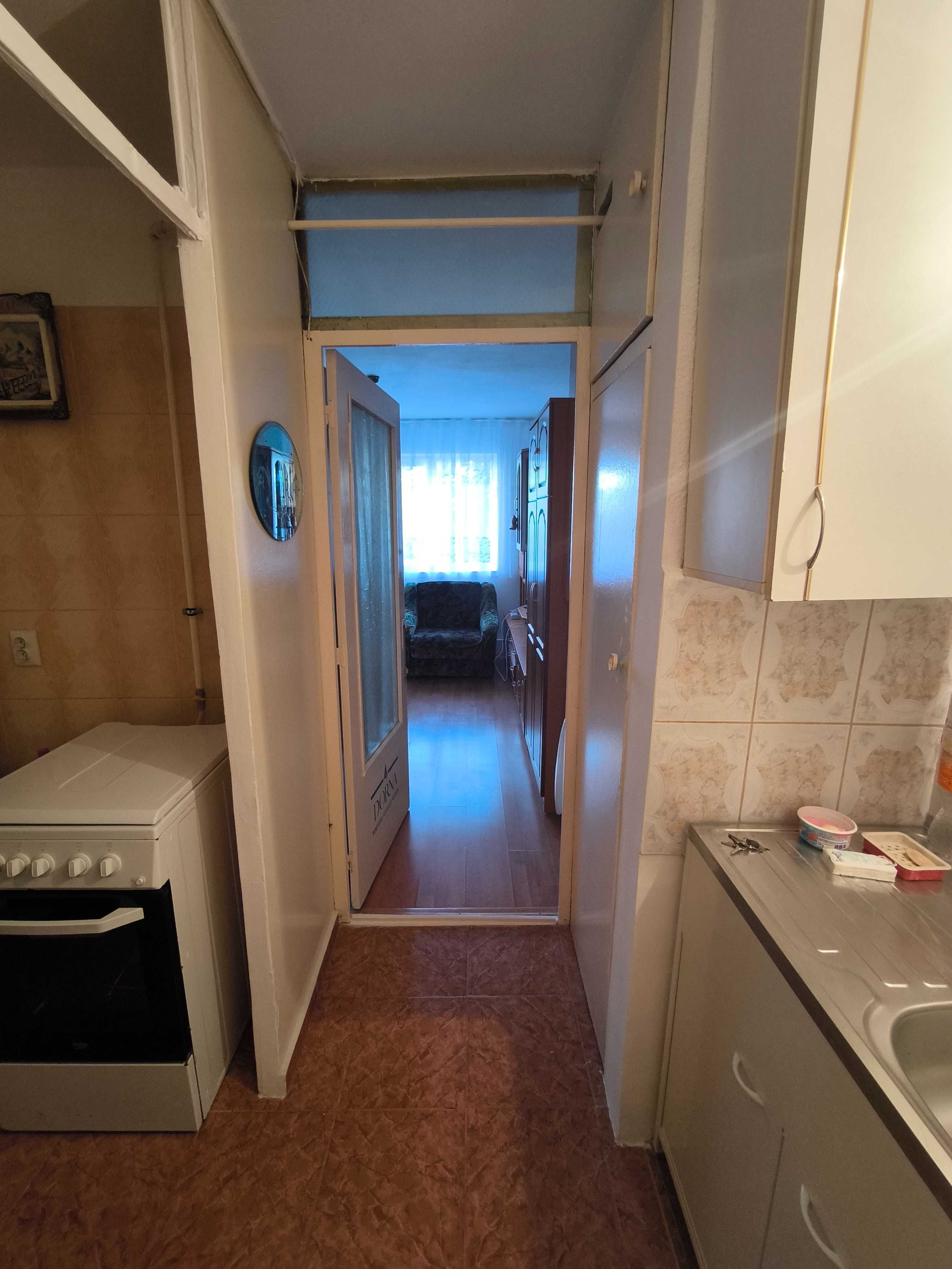 Închiriez camera de cămin!!!