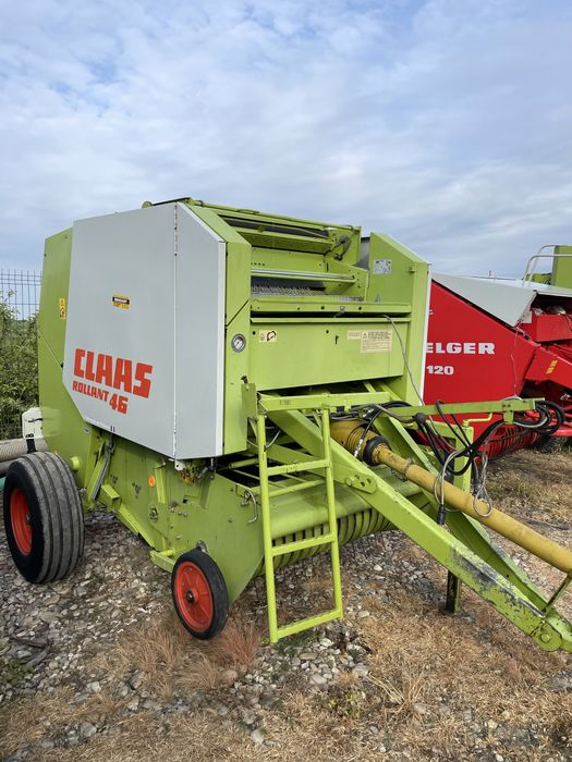 Presa de balotat , balotiera rotundă Claas Rollant 46 , Welger , Deutz