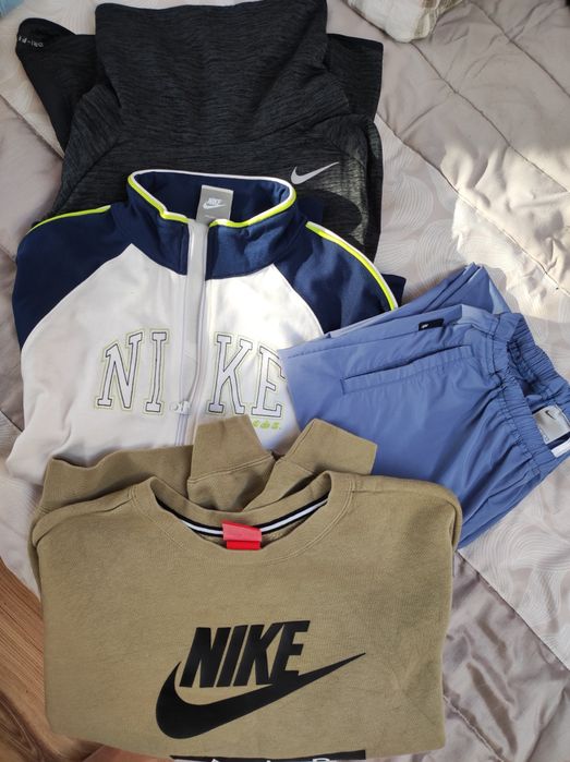 Оригинални Nike блузи