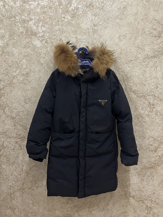 Продам детскую зимнюю куртку