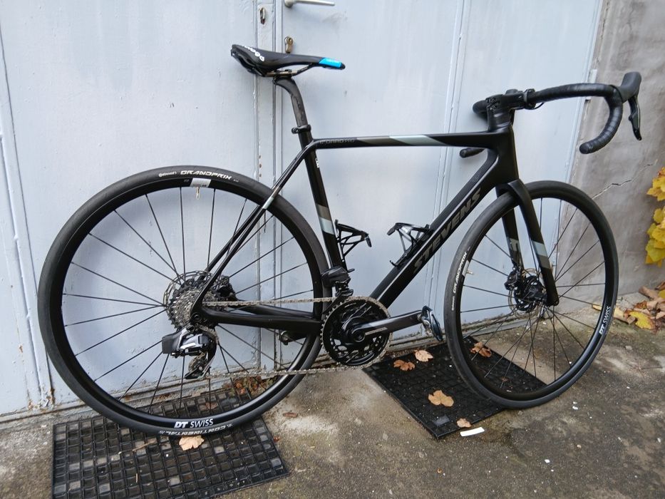 Cursiera Carbon 2 x 12 viteze Sram Force AXS an 2025