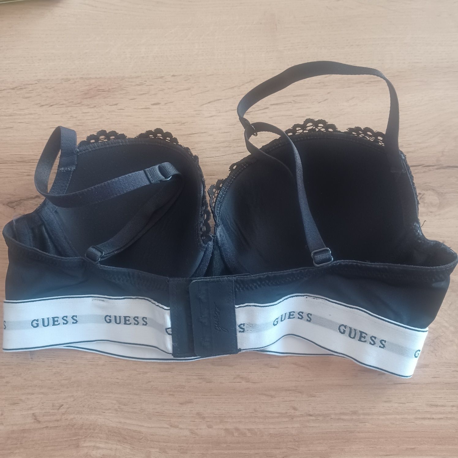 Сутиен на  Guess