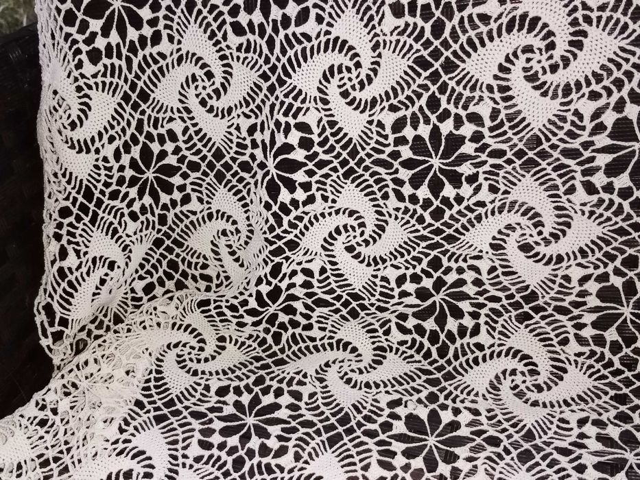 Покривка за голяма маса или легло - 190/120