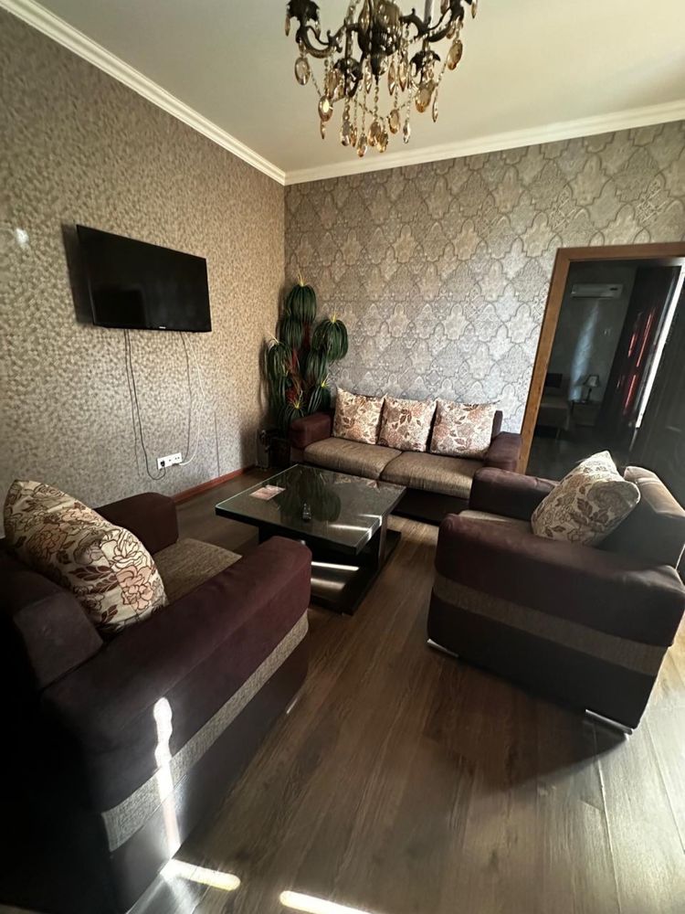 Продается диван с креслом в комплекте