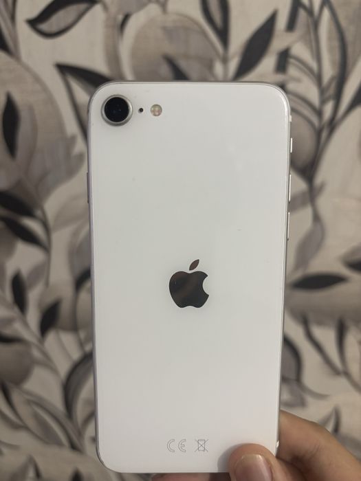 Айфон se  64 гб емкость 100 состояние отлично