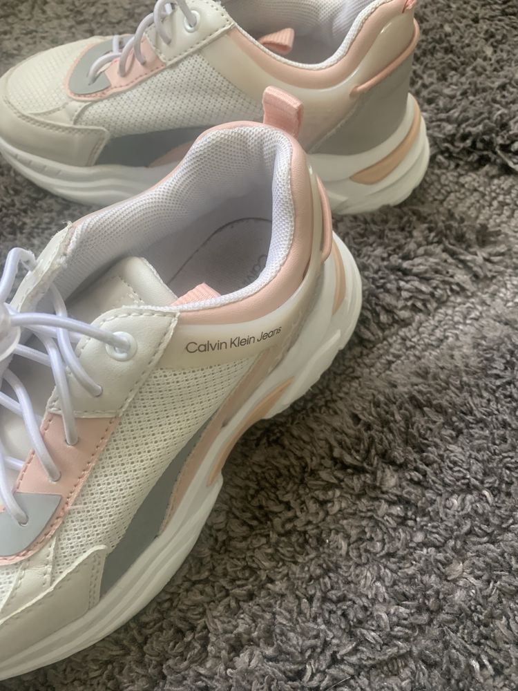 Детски  сникърси и маратонки на Calvin Klein, Nike, scechars, primi