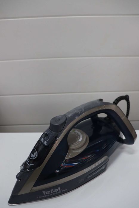 Ютия Tefal FV6846 Ultragliss Plus, 2800W, Авт. изключване, лек ДЕФЕКТ