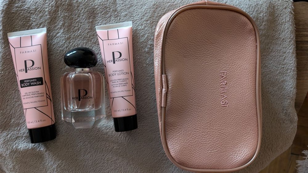 Set cosmetice Farmasi Her Passion