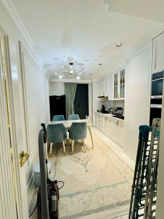 Продаётся квартира в ЖК City Life на Улице Бобура, Мукими, Пирамит