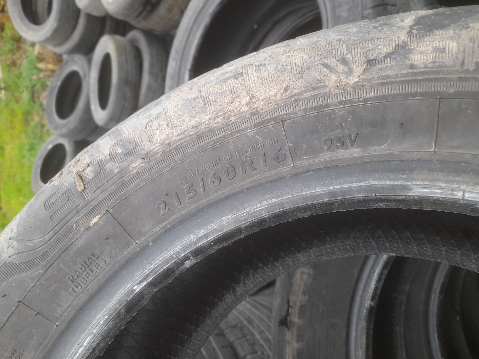 Vând 2 sau 4 anvelope 215 60 16 dunlop de vara bune dot 2019