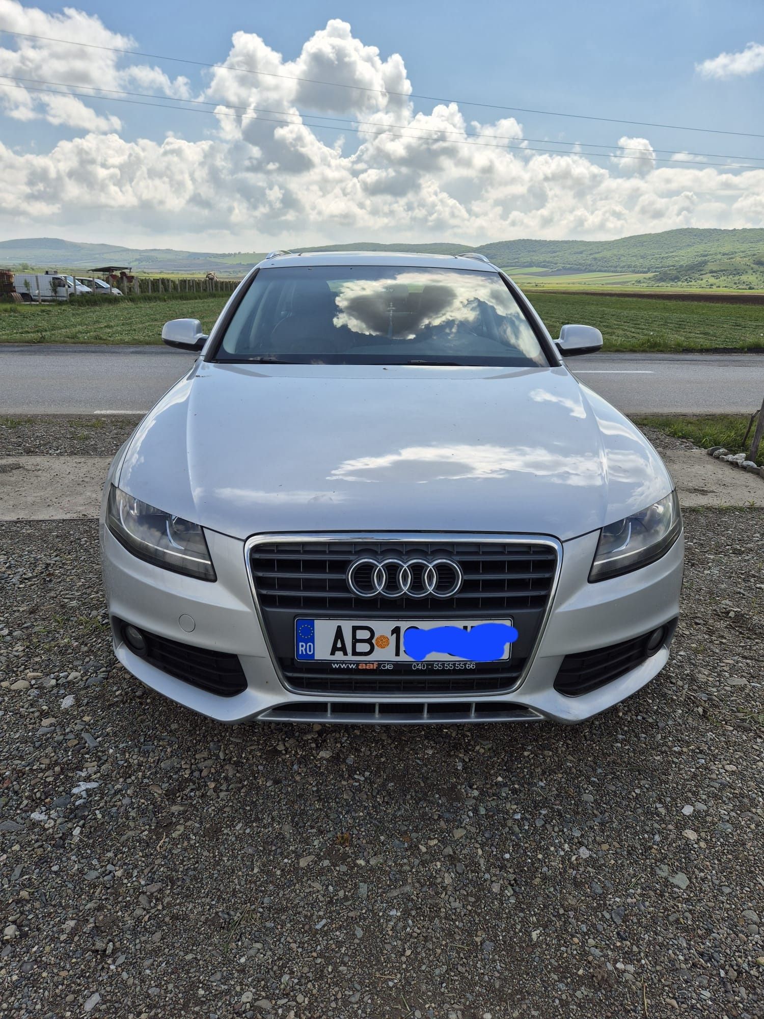 Vând Audi A4 2011