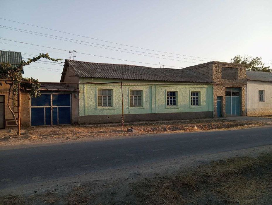 Самарканд шахрида 4 хонали 8 сотикдан иборат булганган ховли сотилади.